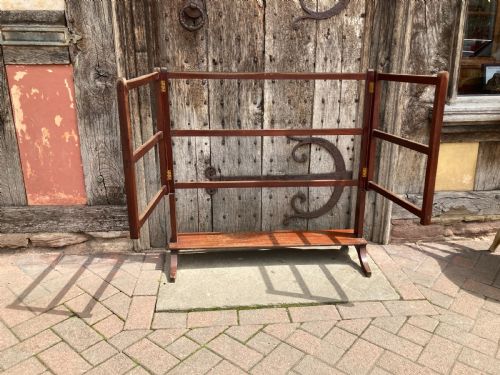 19th century mahogany threefold towel rail
