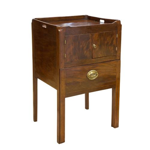 Antique Commodes - 333 items for sale on sellingantiques.co.uk