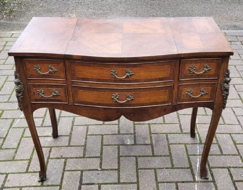 FRENCH ORMALOU MOUNTED WALNUT POUDREUSE