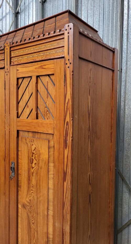 VICTORIAN ARTS CRAFTS INLAID PITCH PINE WARDROBE - ADDITIONAL PHOTO 4
