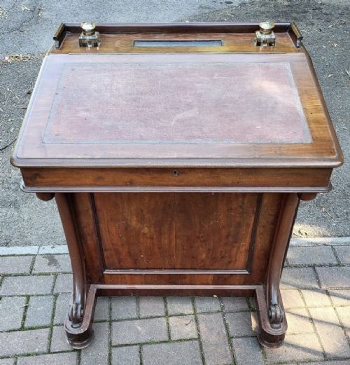 VICTORIAN MAHOGANY DAVENPORT