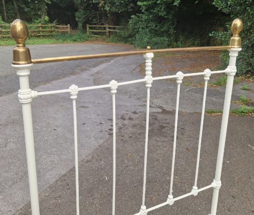 VICTORIAN SINGLE SIZE BRASS AND IRON BEDSTEAD - ADDITIONAL PHOTO 2