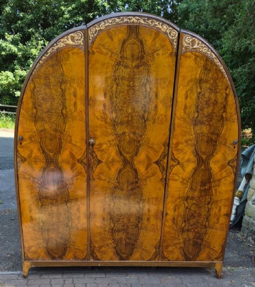 ART DECO BURR WALNUT 7 PIECE BEDROOM SUITE BY FRANK TAYLOR CO - ADDITIONAL PHOTO 1
