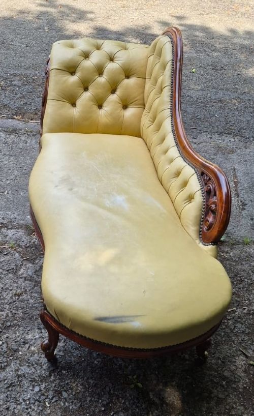 VICTORIAN CARVED MAHOGANY FRAMED CHAISE LOUNGE - ADDITIONAL PHOTO 1