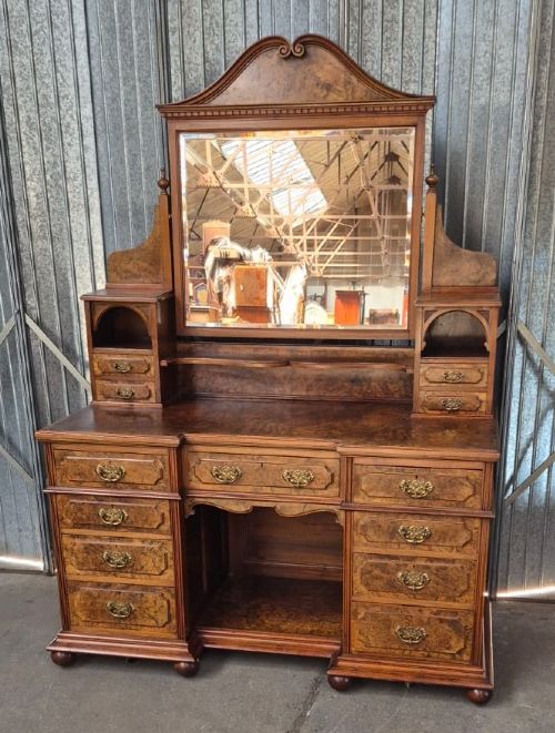 VICTORIAN BURR WALNUT PEDESTAL DRESSING TABLE