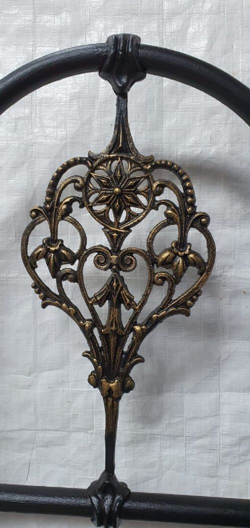 VICTORIAN DOUBLE SIZE ORNATE CURLY IRON BEDSTEAD - ADDITIONAL PHOTO 4