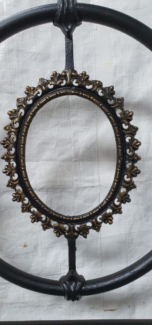 VICTORIAN DOUBLE SIZE ORNATE CURLY IRON BEDSTEAD - ADDITIONAL PHOTO 5