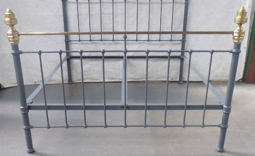 CLASSIC VICTORIAN EXTRA WIDE KING SIZE BRASS AND IRON BEDSTEAD - ADDITIONAL PHOTO 2