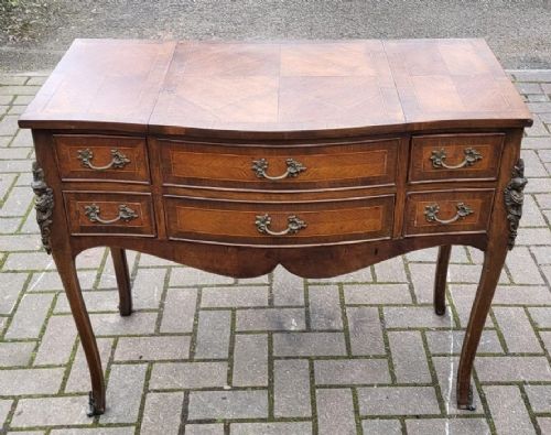 French Ormalou Mounted Walnut Poudreuse