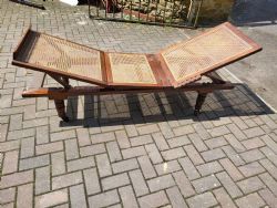 VICTORIAN LEVESON OAK FRAMED BERGERE DAY CAMPAIGN BED