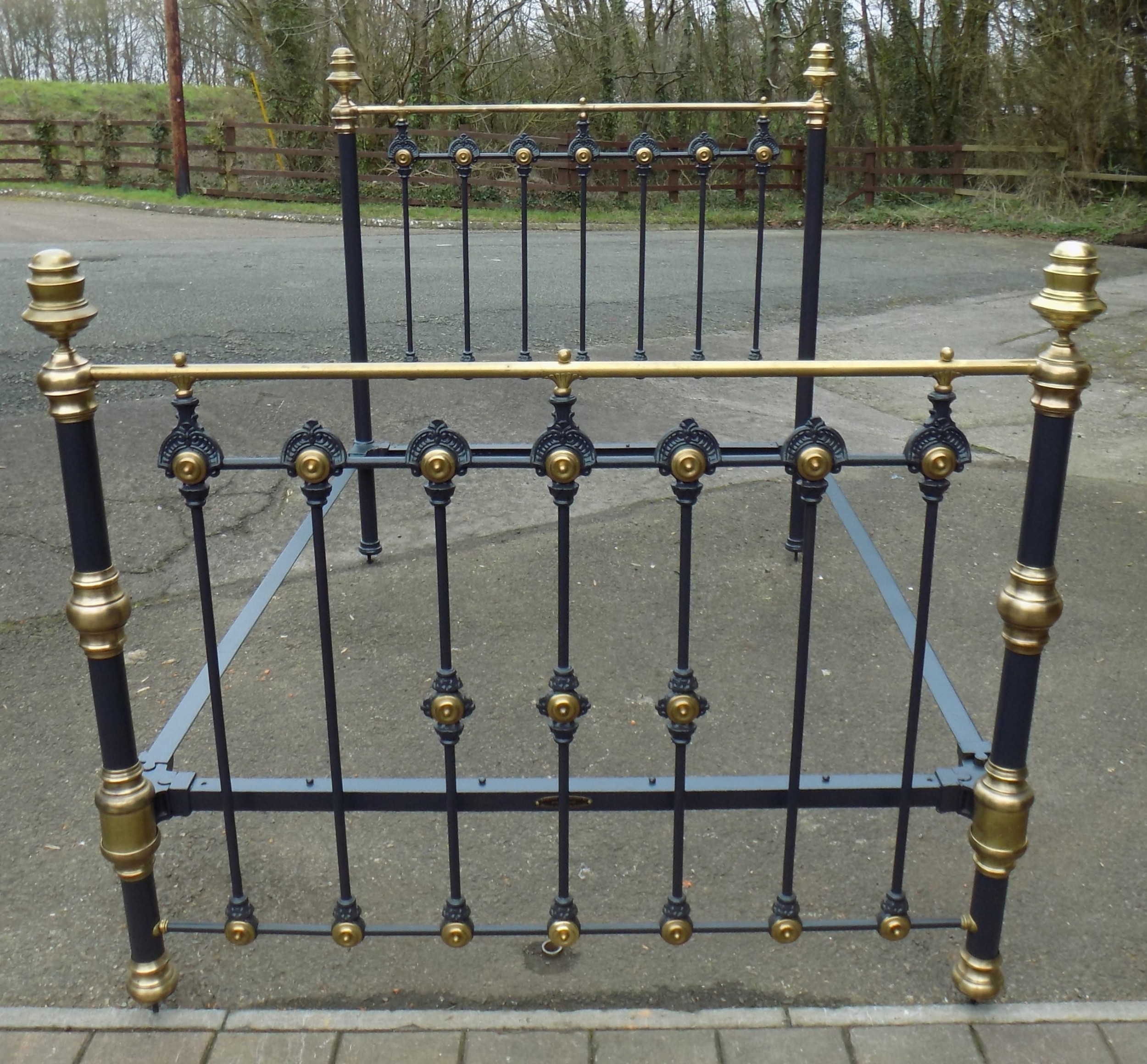 Victorian Brass And Iron Bedstead | 648374 | Sellingantiques.co.uk