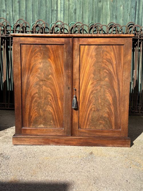 RARE PAIR 18TH C MAHOGANY SIDE CABINETS - ADDITIONAL PHOTO 3