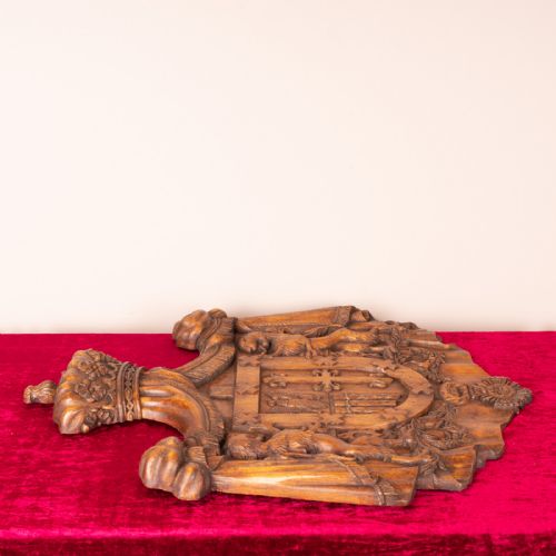 FINELY CARVED WOODEN CONTINENTAL ARMORIAL SHIELD - ADDITIONAL PHOTO 7