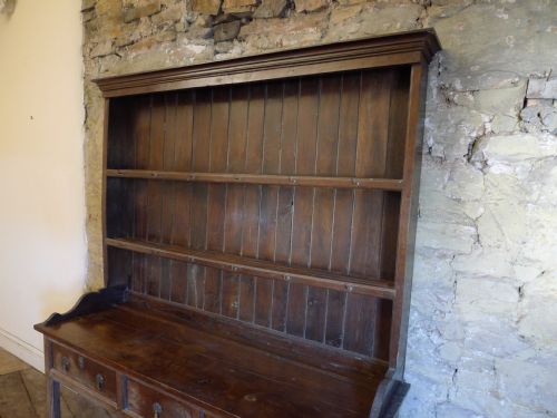 fig 2. AN OAK AND ELM PERIOD WEST COUNTRY DRESSER IN ORIGINAL CONDITION. CIRCA 1790.