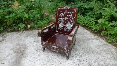 fig 1. A MAGNIFICENT AND HIGHLY DECORATIVE CHINESE INLAID LACQUER CHAIR CIRCA 1890.