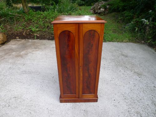 fig 2. A UNIQUE 16 DRAWER HONDURAS MAHOGANY COLLECTORS CABINET OF THE HIGHEST QUALITY. CIRCA 1860.