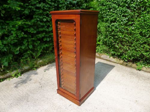 fig 2. AN EXCEPTIONAL 20 DRAWER BUTTERFLY COLLECTORS CABINET BY CROCKETT OF CAVENDISH SQUARE. LONDON. CIRCA 1890.