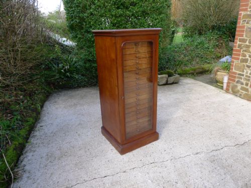 fig 2. A 20 DRAWER VICTORIAN MAHOGANY COLLECTORS CABINET BY J.T.CROCKETT OF CAVENDISH SQUARE, LONDON. CIRCA 1890.