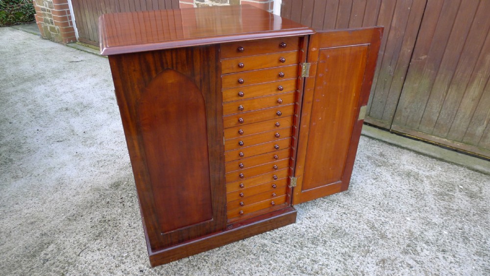 A VICTORIAN MAHOGANY 30 DRAWER COLLECTORS CABINET CIRCA 1880. View IV