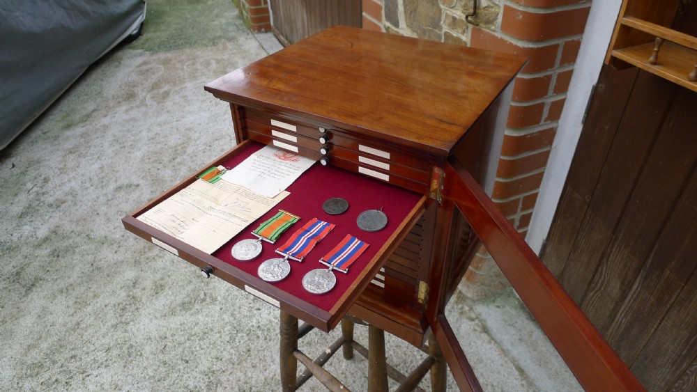 A SUPERB QUALITY, SOLID MAHOGANY MEDAL COLLECTORS CABINET ATTRIBUTED TO MESSRS HOLLAND & SONS. CIRCA 1900. View XI