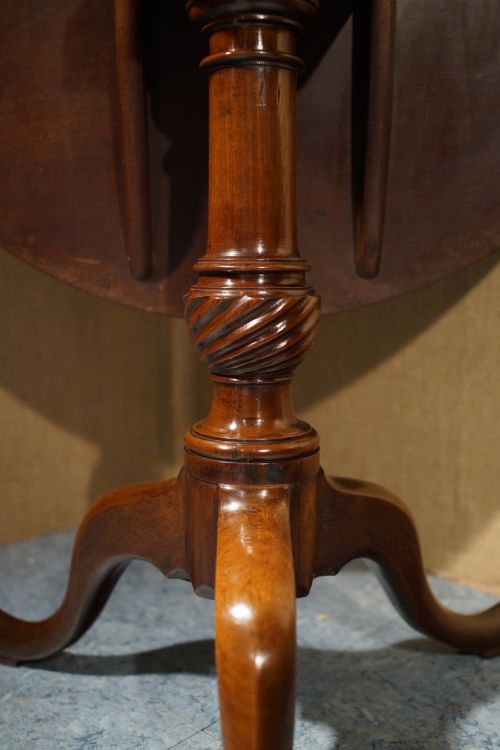 HEAVY QUALITY GEORGIAN MAHOGANY TRIPOD TABLE - ADDITIONAL PHOTO 2