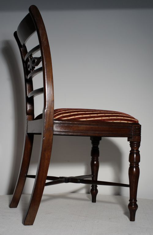 SET OF 4 MAHOGANY DINING CHAIRS CIRCA 1820 - ADDITIONAL PHOTO 4