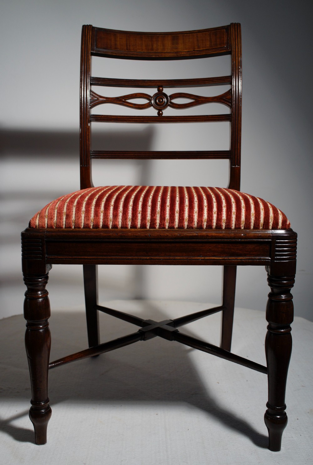 Set of 4 Mahogany dining chairs Circa 1820 View VI