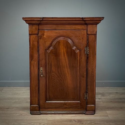 ATTRACTIVE ANTIQUE GEORGIAN OAK HANGING CORNER CABINET - ADDITIONAL PHOTO 1