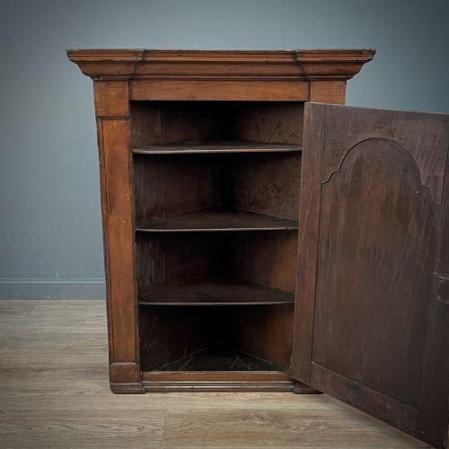 ATTRACTIVE ANTIQUE GEORGIAN OAK HANGING CORNER CABINET - ADDITIONAL PHOTO 2