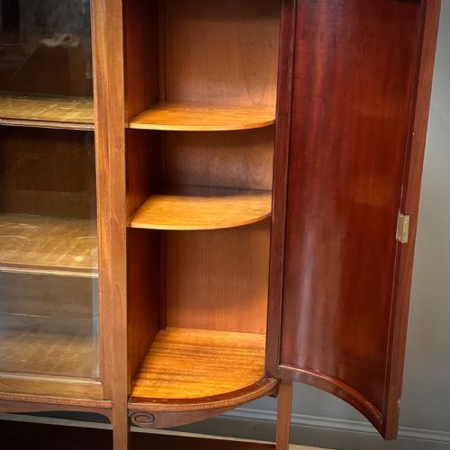 ATTRACTIVE LARGE ANTIQUE INLAID MAHOGANY BOW FRONT DISPLAY CABINET - ADDITIONAL PHOTO 8