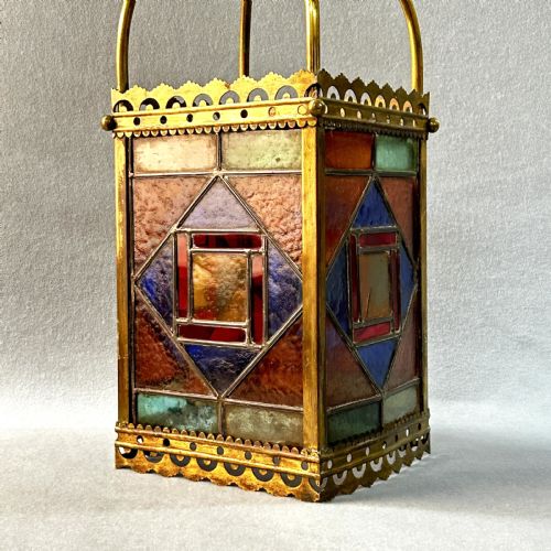 ATTRACTIVE ANTIQUE VICTORIAN STAINED GLASS AND BRASS HALL LANTERN - ADDITIONAL PHOTO 5