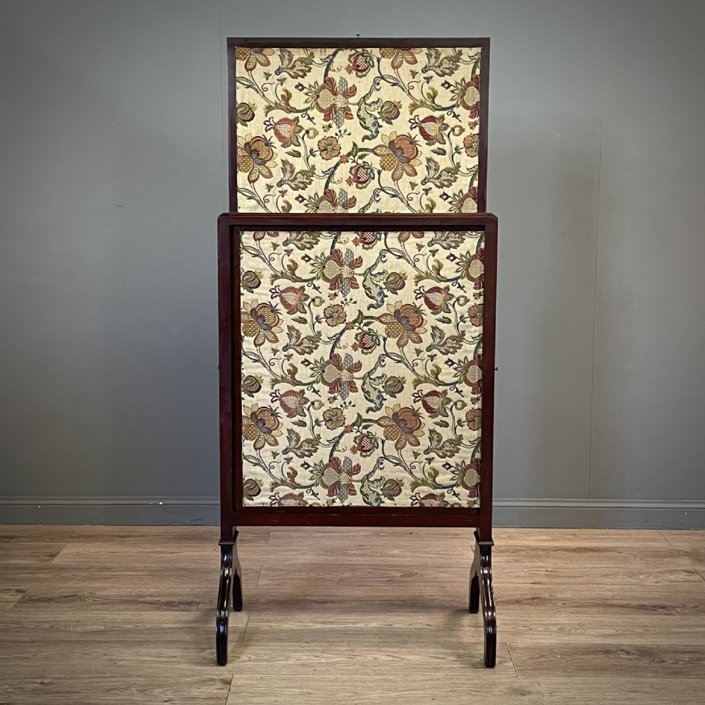 Lovely Antique Victorian Large Tapestry Mahogany Three Panel Fire Screen View III