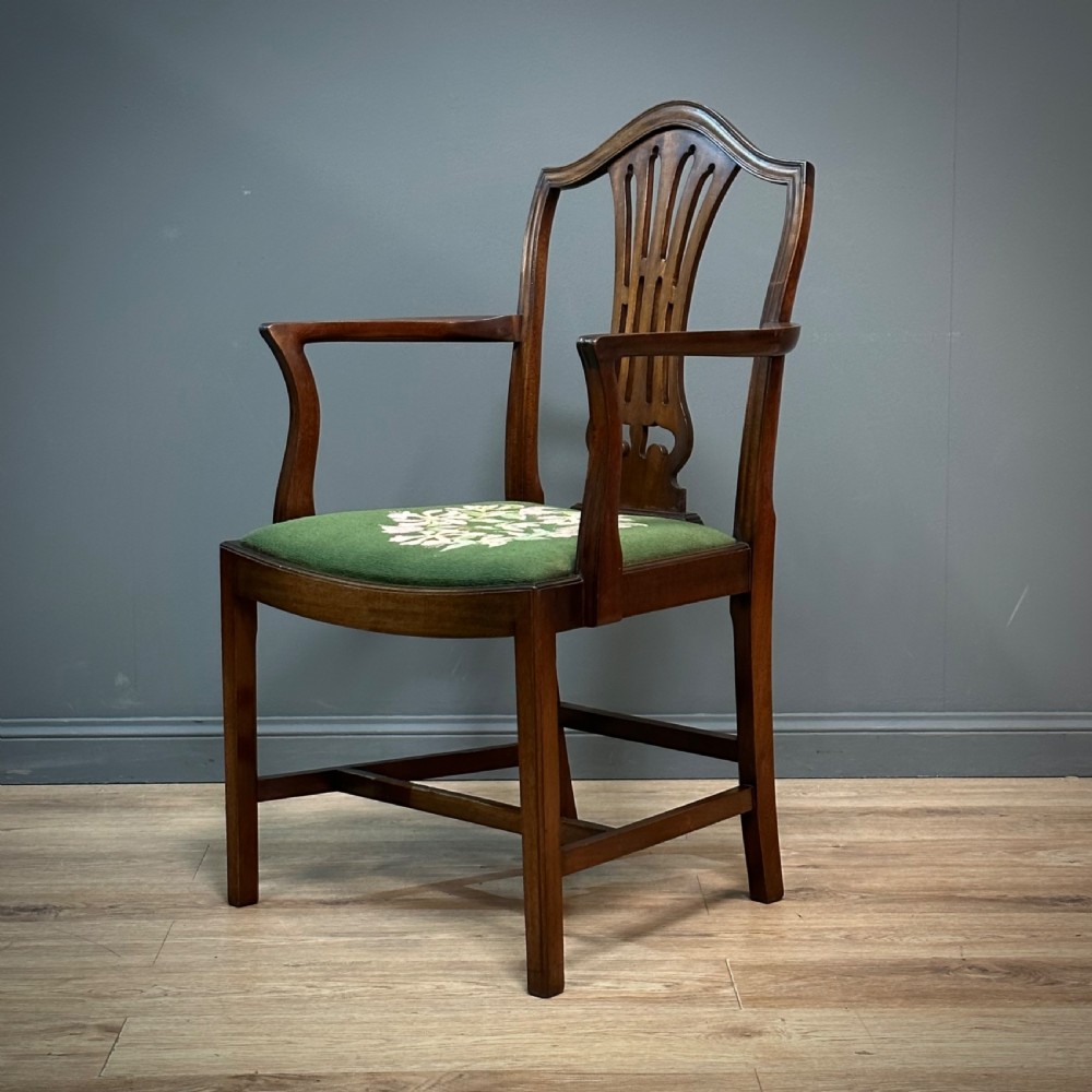 Attractive Set of Eight Antique Mahogany Dining Chairs, With Carvers View IV