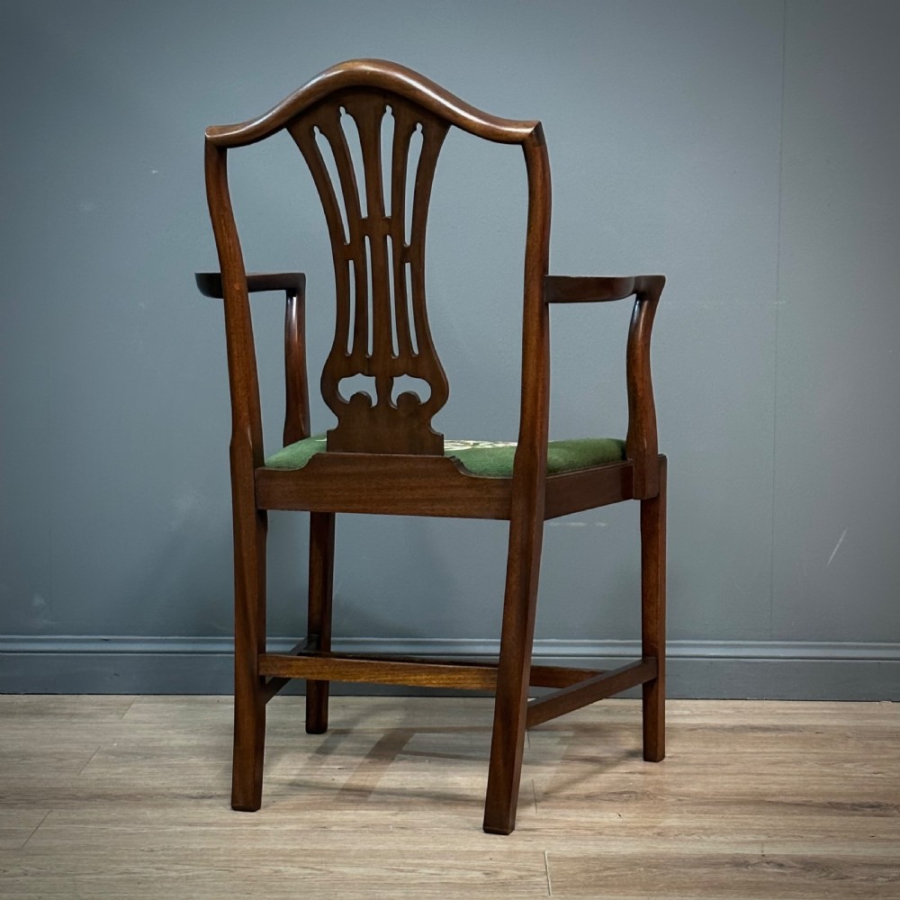 Attractive Set of Eight Antique Mahogany Dining Chairs, With Carvers View XI