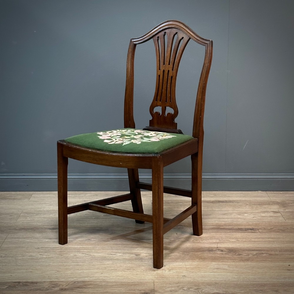 Attractive Set of Eight Antique Mahogany Dining Chairs, With Carvers View XIII
