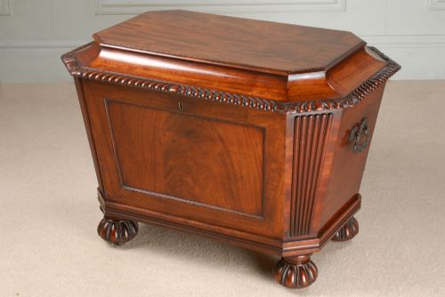 Quality Early Regency Mahogany Flat Top Wine Cooler Attributed to Gillows in Excellent Condition