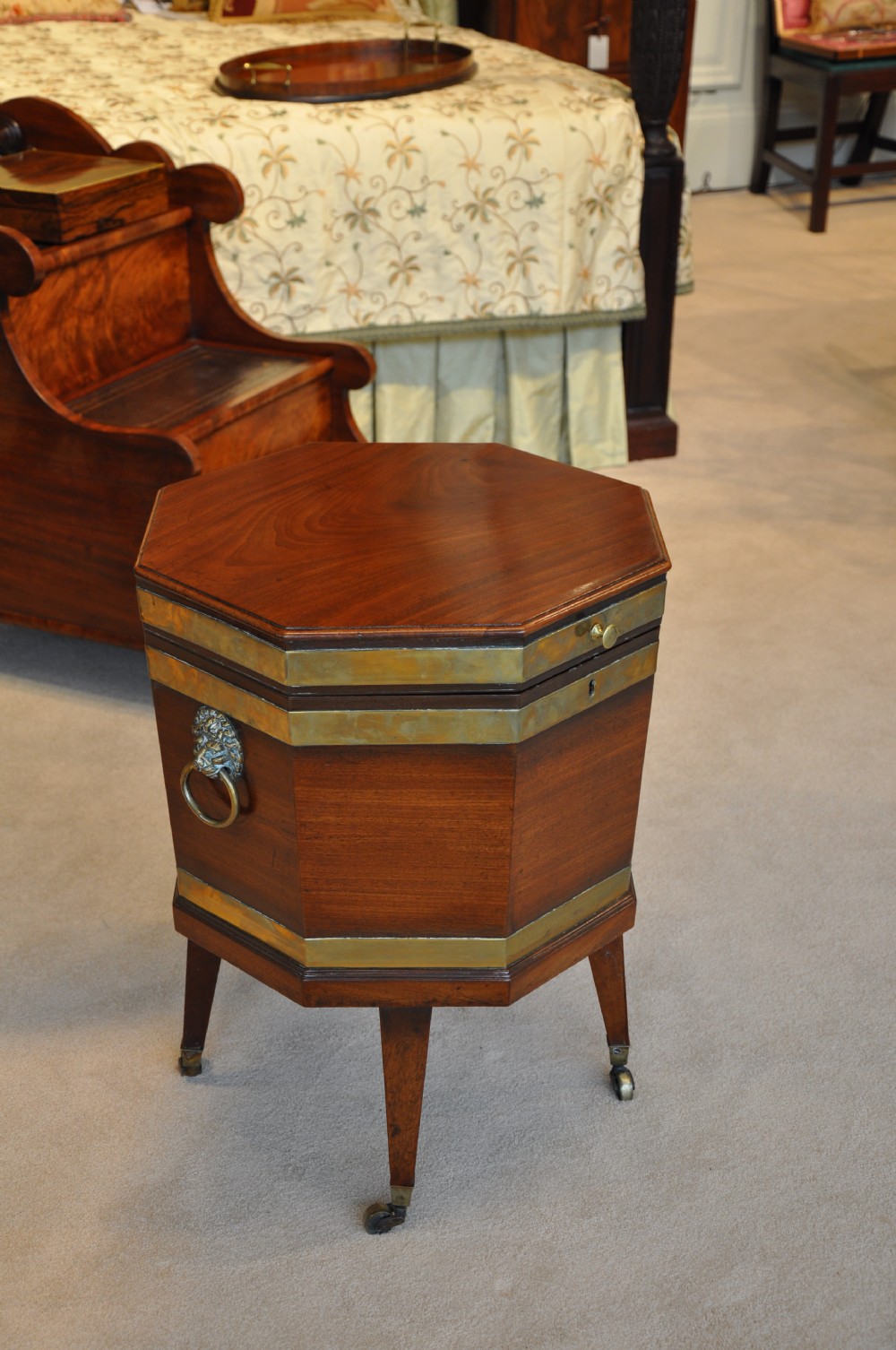 Quality George III octagonal wine cooler