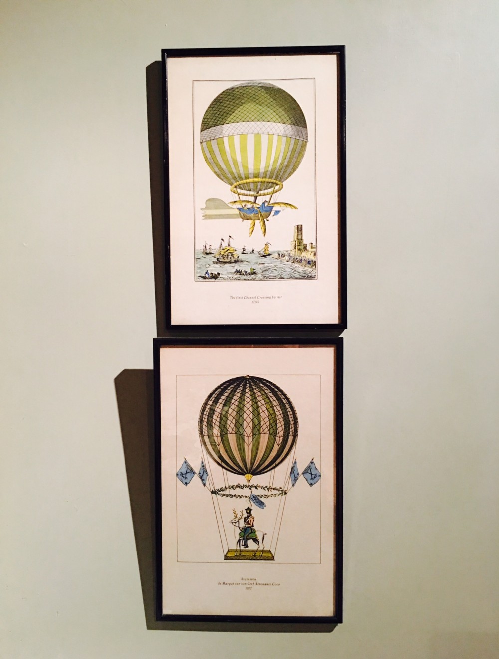 Fantastic Set of 4 Decorative Early Hot Air Balloon Prints