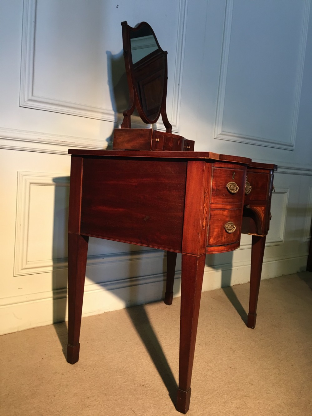 18th century Sheraton concave dressing table C.1790 View III