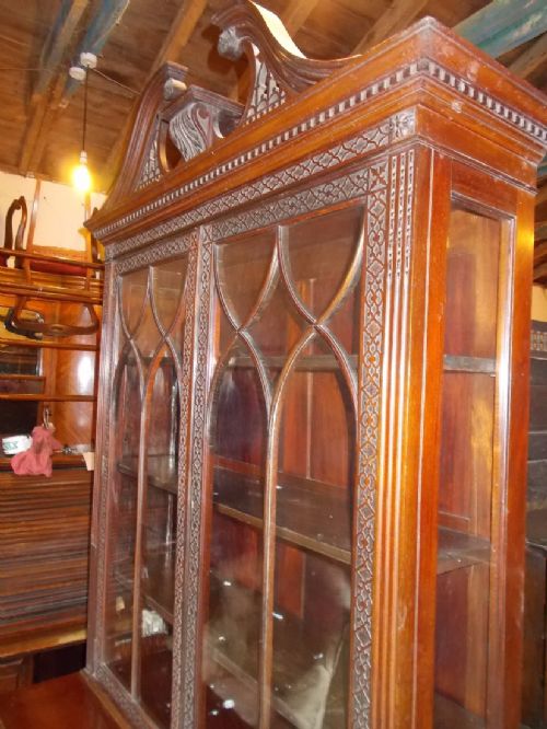 EDWARDIAN CARVED MAHOGANY DISPLAY CABINET - ADDITIONAL PHOTO 5