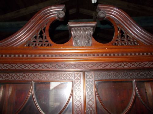 EDWARDIAN CARVED MAHOGANY DISPLAY CABINET - ADDITIONAL PHOTO 7