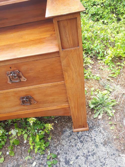 LATE 19TH CENTURY ARTS AND CRAFTS DRESSING CHEST - ADDITIONAL PHOTO 5