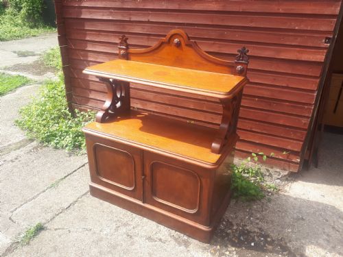 USEFUL 19TH CENTURY MAHOGANY SIDE CABINET - ADDITIONAL PHOTO 1