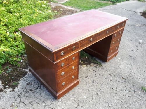 5 Foot Oak Kneehole Pedestal Desk