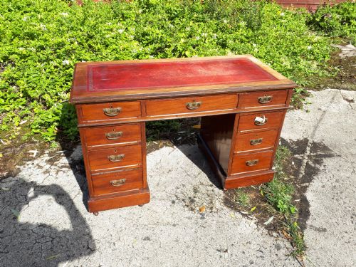Late 19th Century Kneehole Mahogany Desk