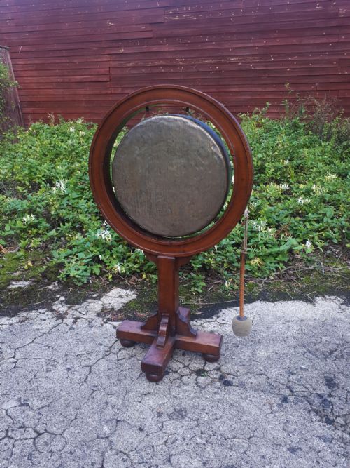 Wylie and Lochhead of Glasgow Dinner Gong