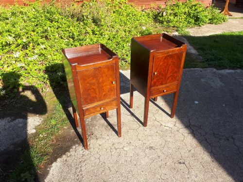 Pair of Early 20th Century Mahogany Bedside Cabinets