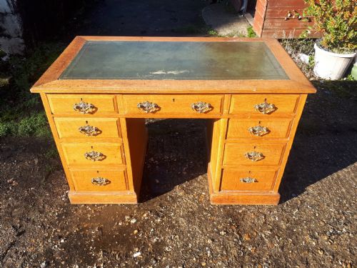 Late Victorian  Oak Kneehole Pedestal Desk