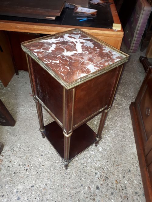 19TH CENTURY BRASS MOUNTED MAHOGANY BEDSIDE CABINET - ADDITIONAL PHOTO 3