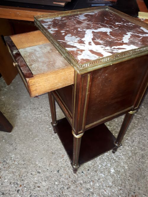 19TH CENTURY BRASS MOUNTED MAHOGANY BEDSIDE CABINET - ADDITIONAL PHOTO 4